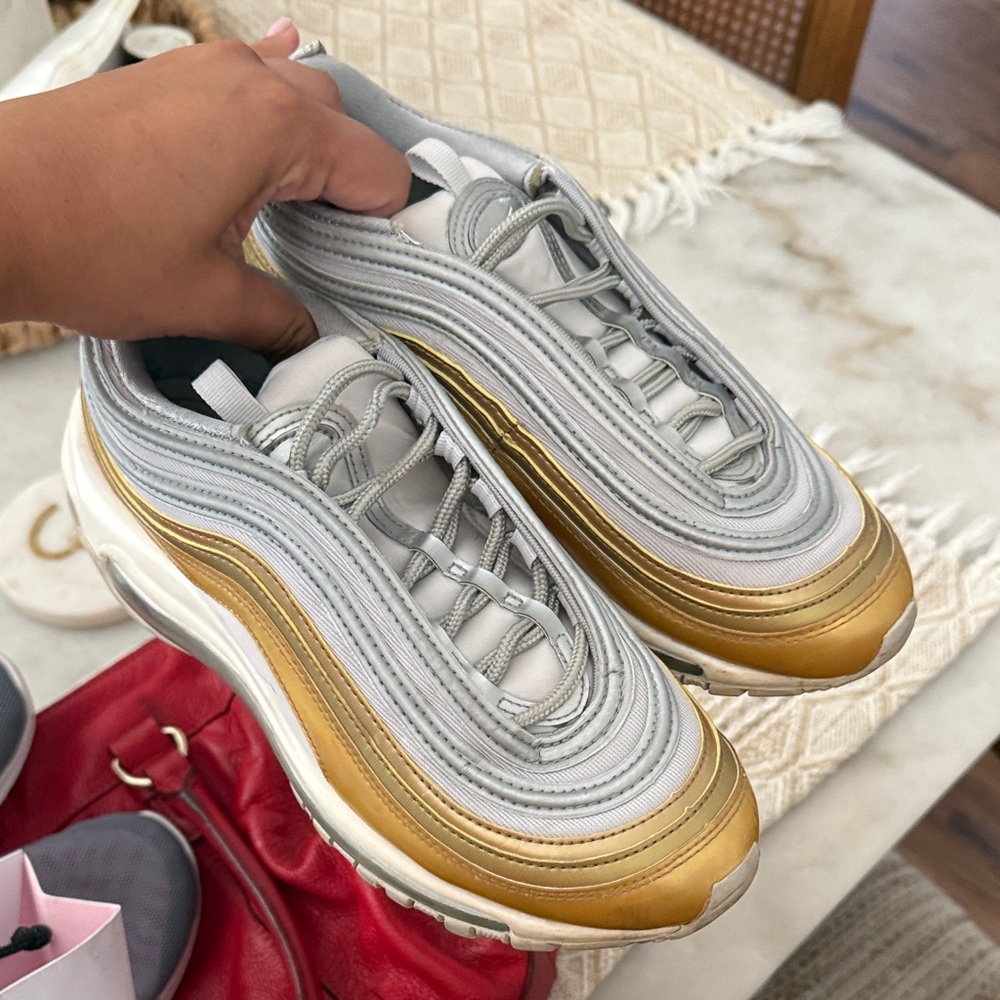 Nike Women's Sneakers in Gold and Silver